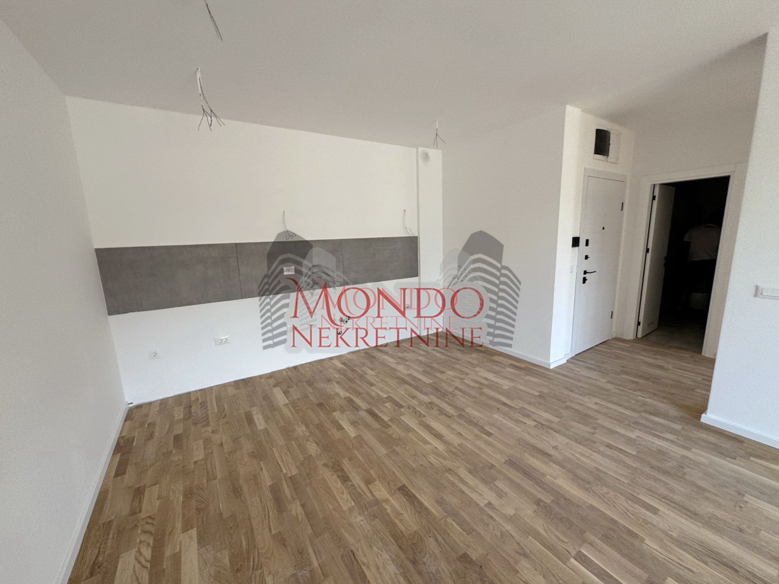 Na prodaju dvoiposoban nov stan na Paliluli kod Kule