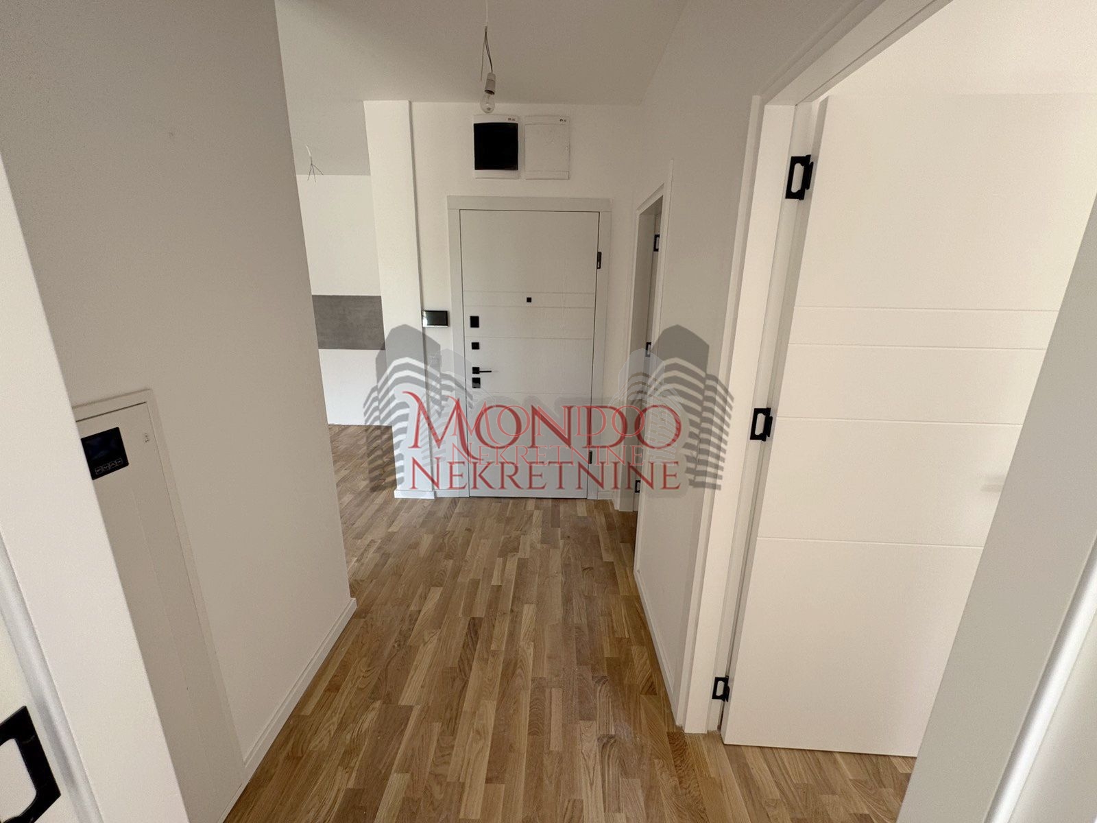 Na prodaju dvoiposoban nov stan na Paliluli kod Kule