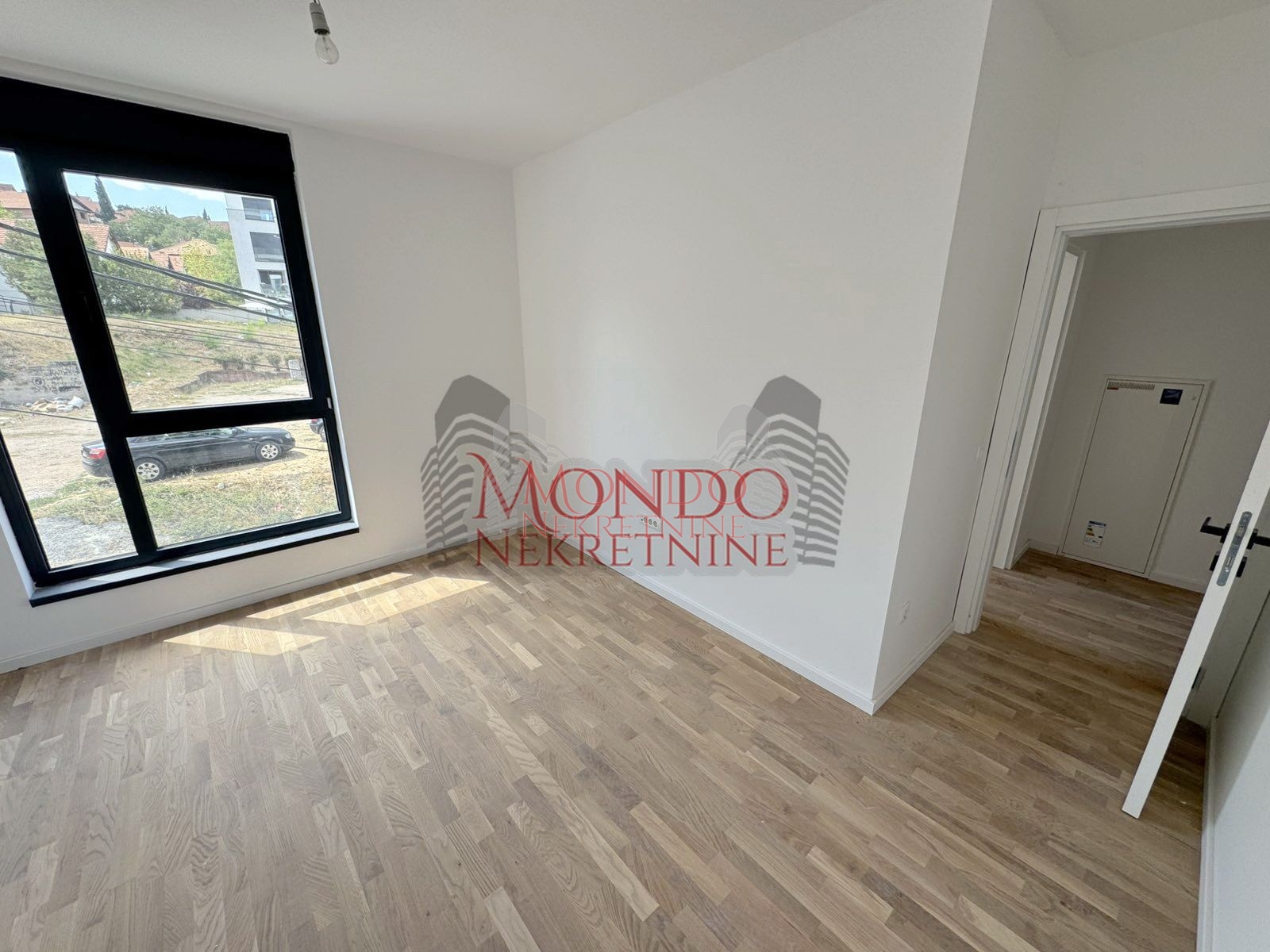 Na prodaju dvoiposoban nov stan na Paliluli kod Kule