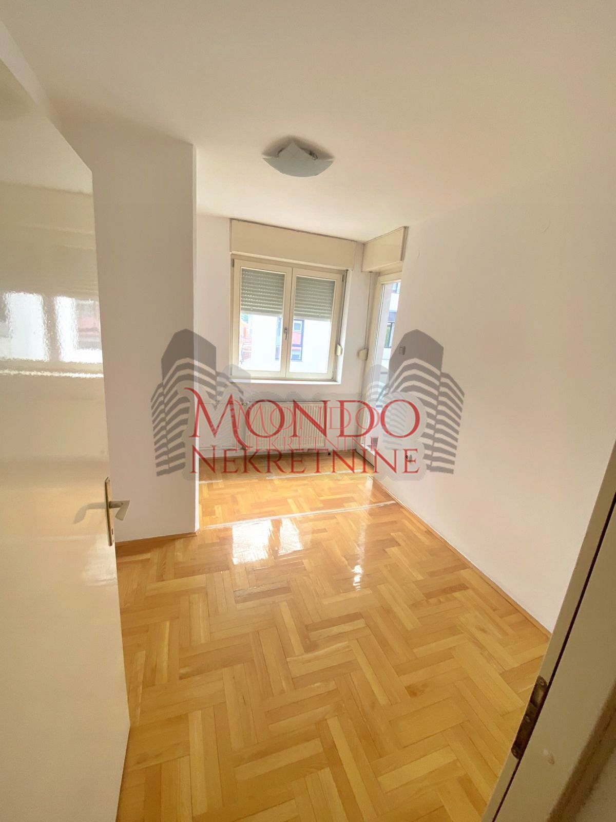 Dvoiposoban stan kod Doma Zdravlja