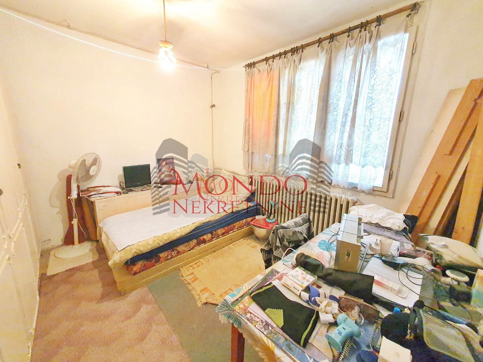 Trosoban stan na Paliluli