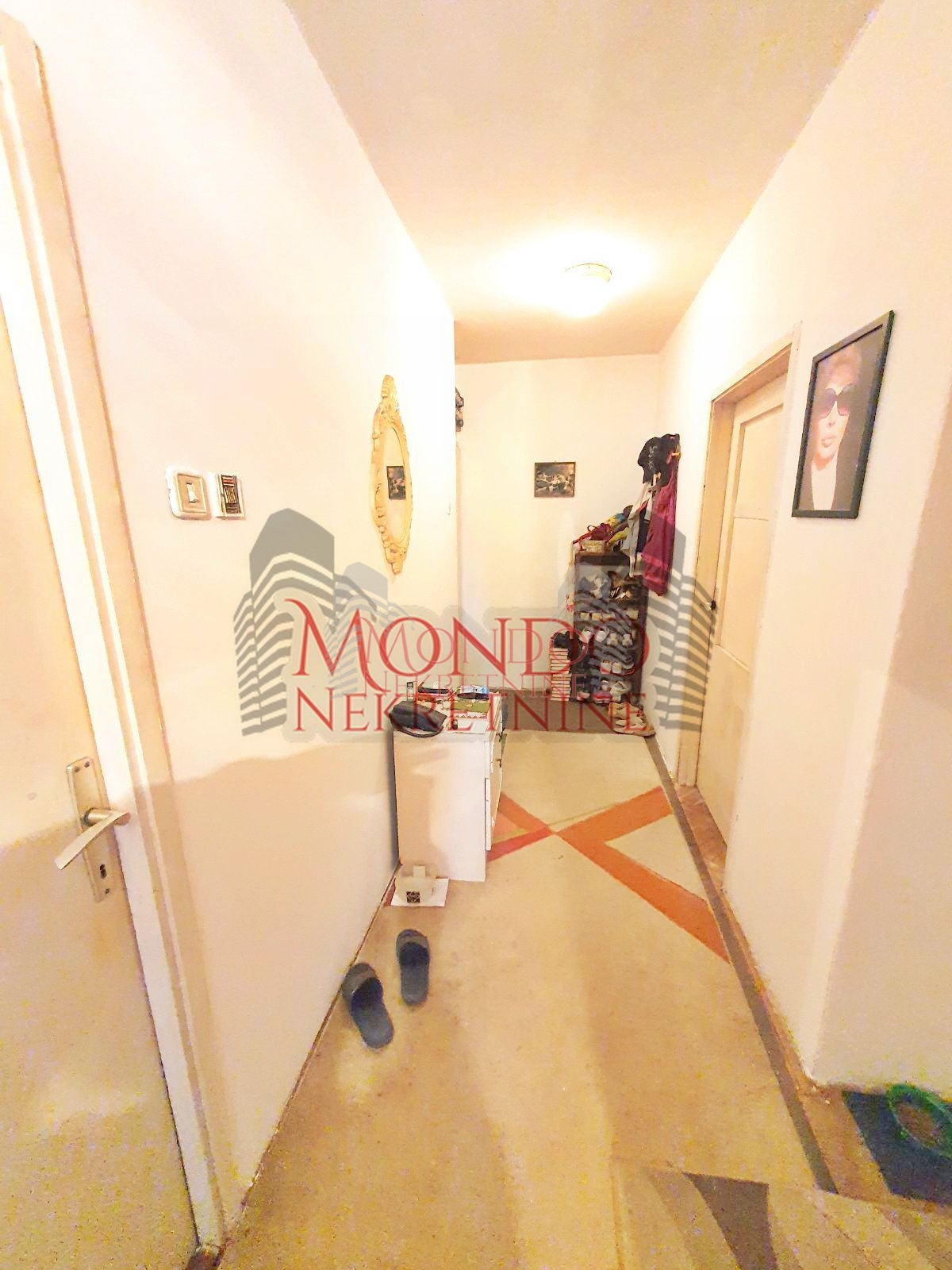 Trosoban stan na Paliluli