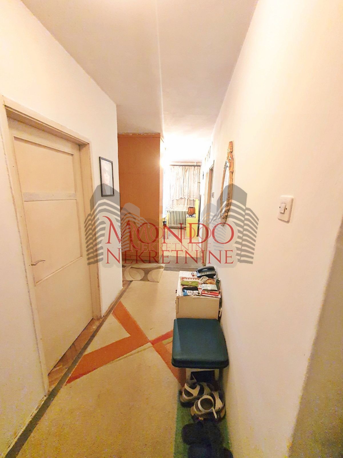 Trosoban stan na Paliluli