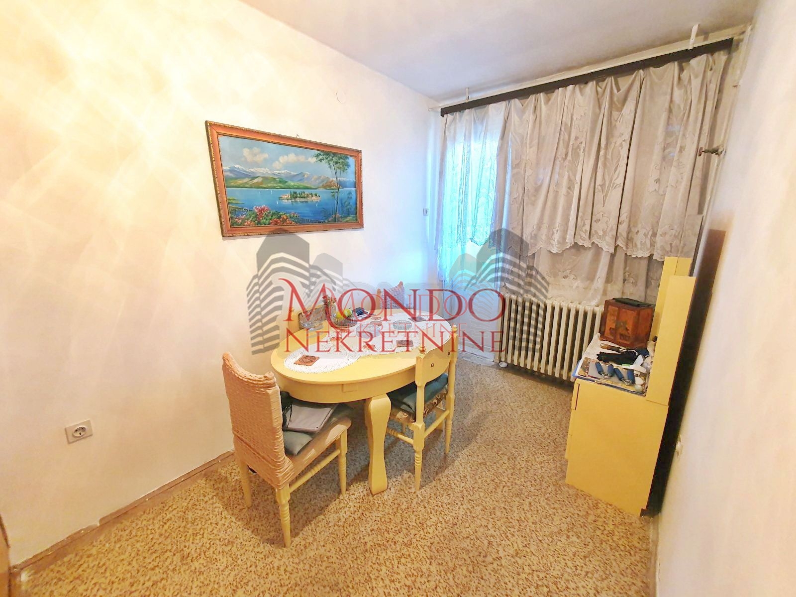 Trosoban stan na Paliluli