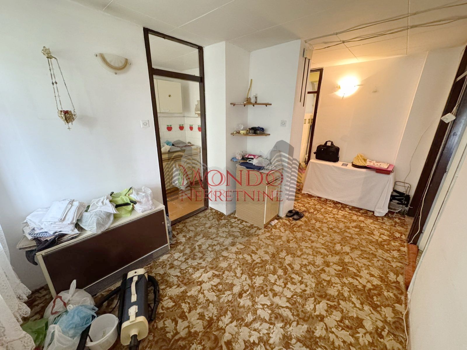 Dvosoban stan u Knjazevackoj ulici preko puta os Mika Antic