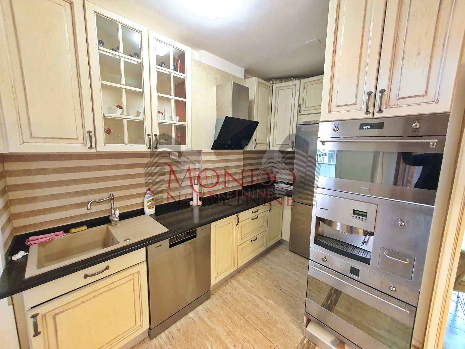 Dvoiposoban stan u epicentri Niša