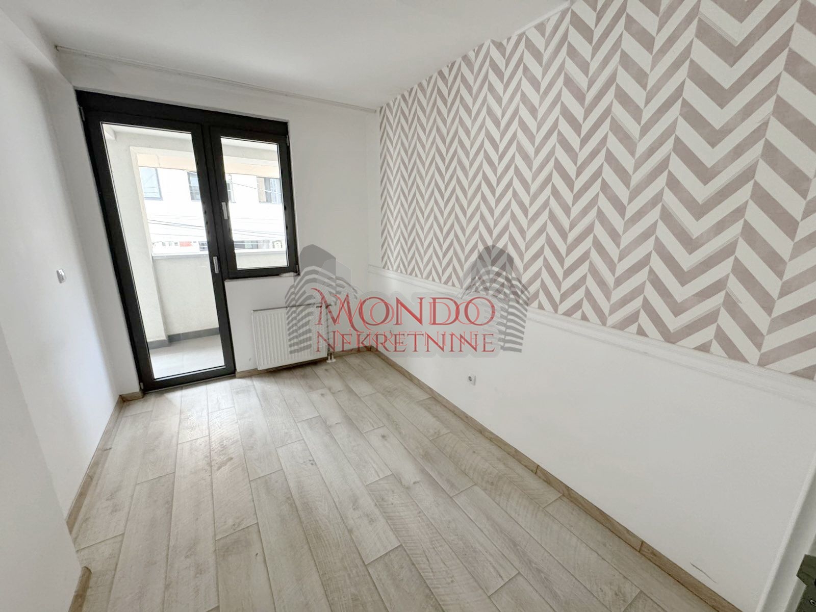 Duplex cetvorosoban stan kod Doma zdravlja u novoj zgradi sa garazom