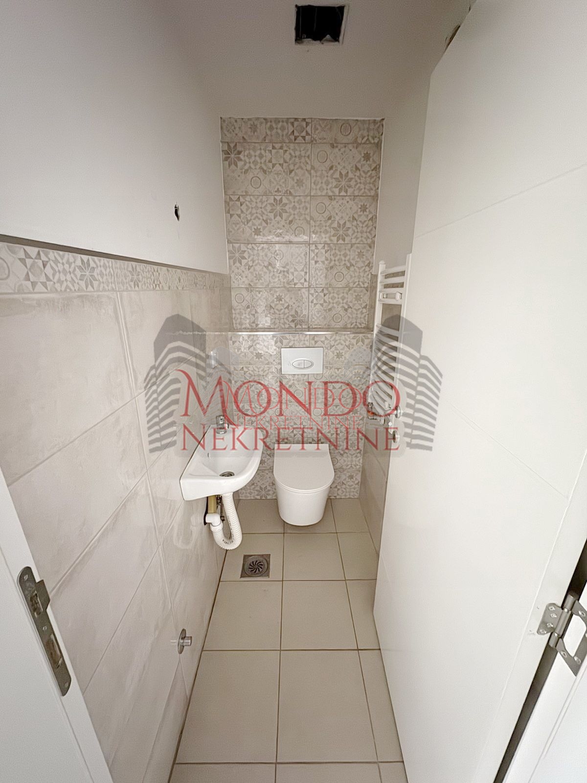 Duplex cetvorosoban stan kod Doma zdravlja u novoj zgradi sa garazom