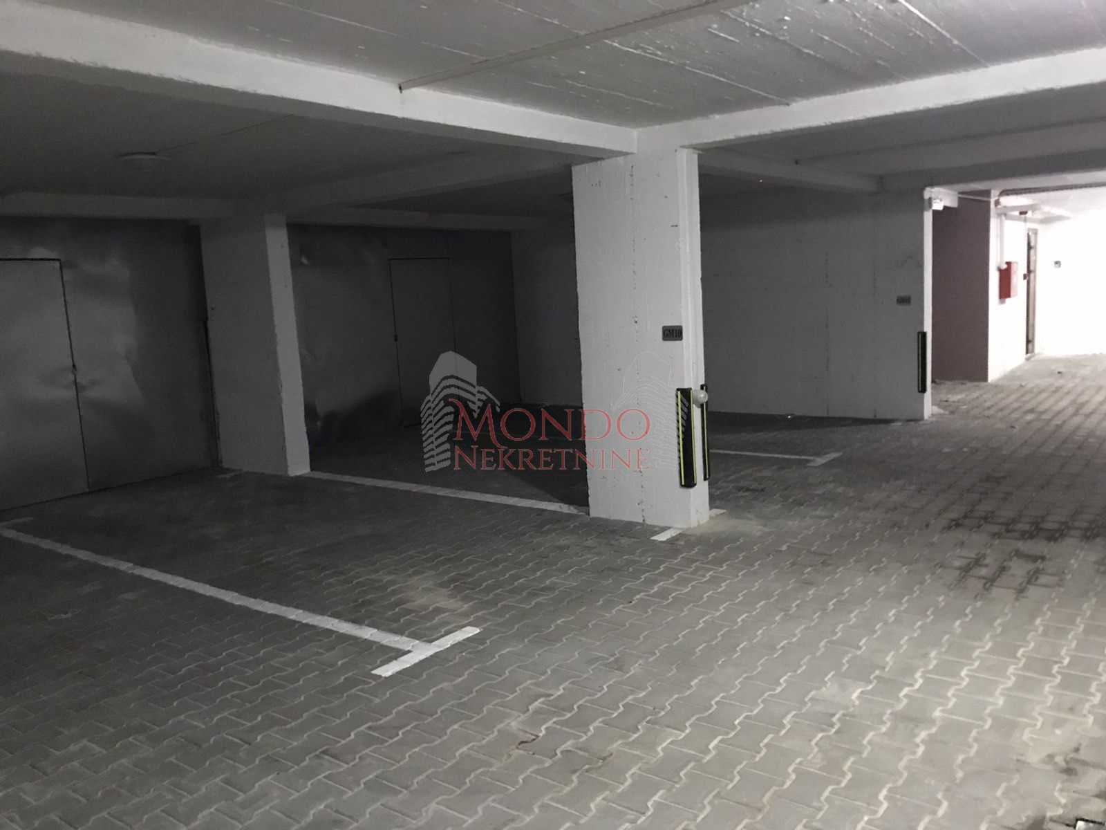 Parking mesto u podzemnoj garazi, novogradnja, Cair, Branislava Nusica