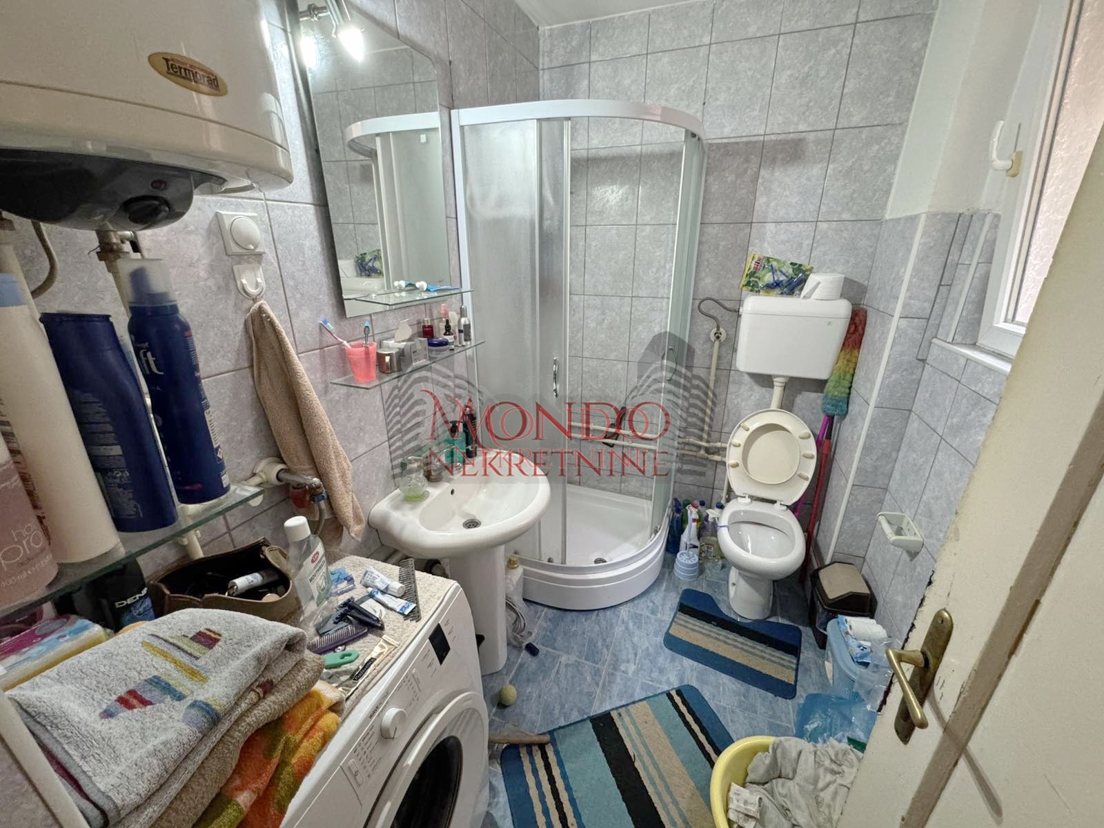 Dvoiposoban stan u blizini parka Cair i OS Ucitelj Tasa