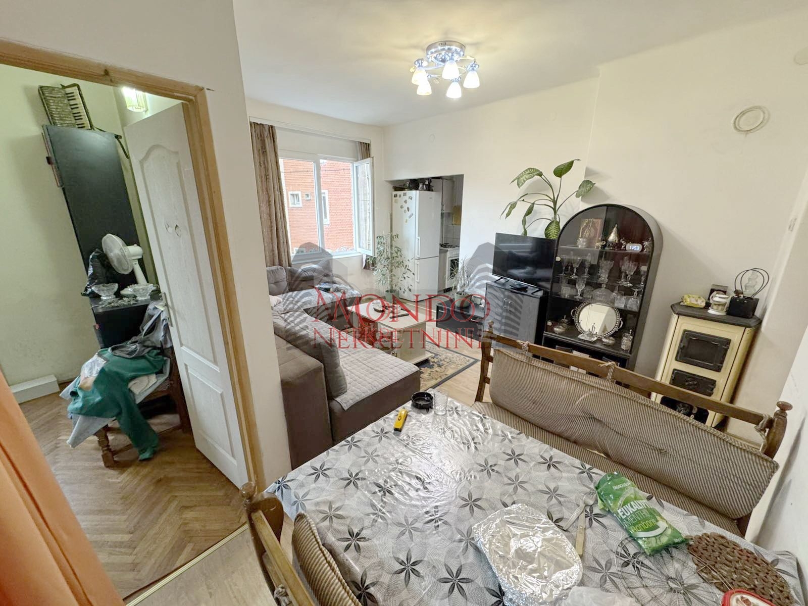 Dvoiposoban stan u blizini parka Cair i OS Ucitelj Tasa