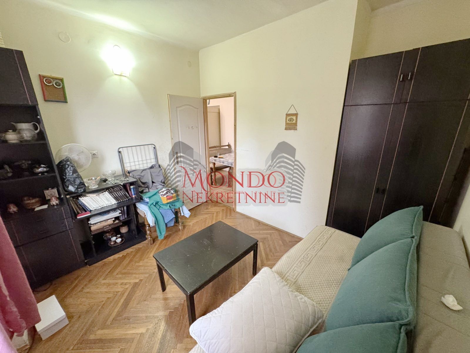 Dvoiposoban stan u blizini parka Cair i OS Ucitelj Tasa