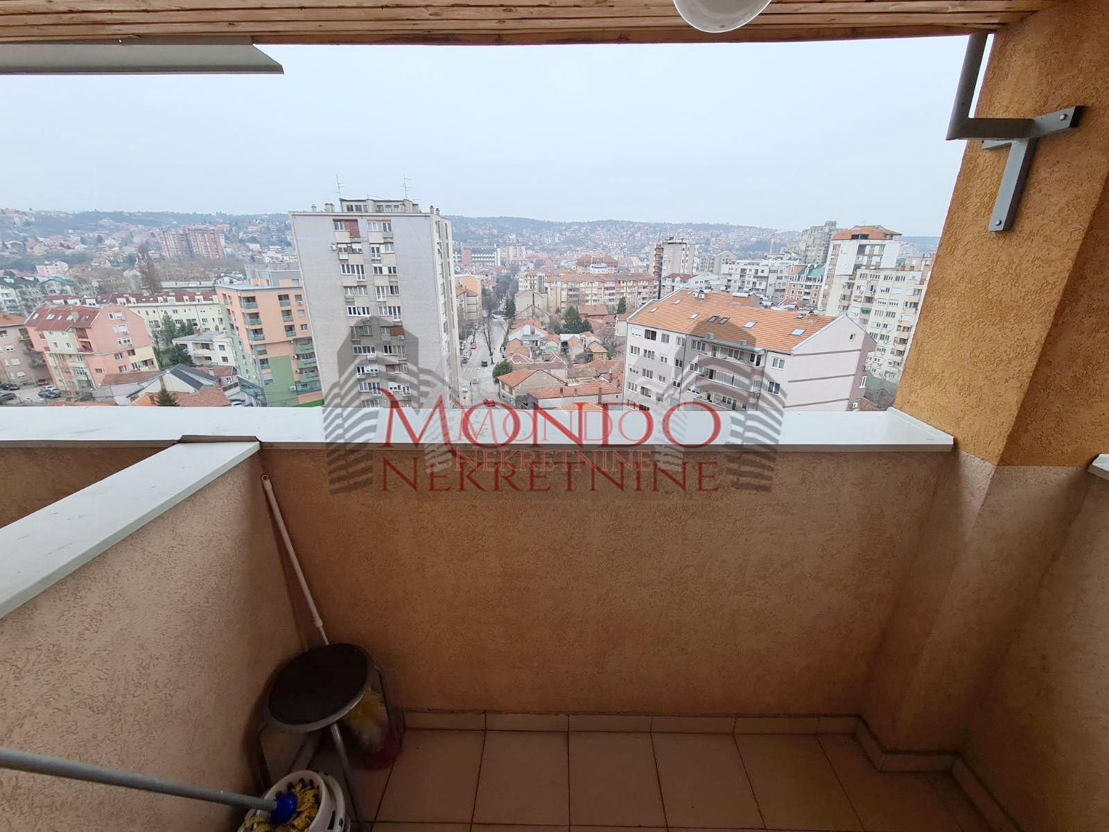 Dvoiposoban stan u novoj zgradi kod Dusanovog bazara, park Cair