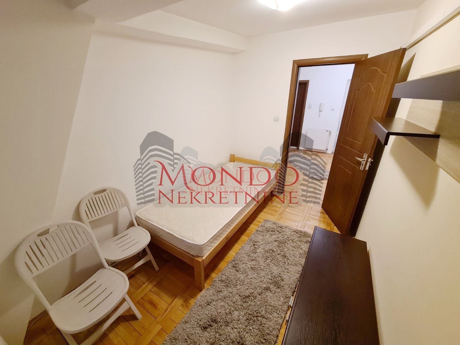 Dvoiposoban stan u novoj zgradi kod Dusanovog bazara, park Cair