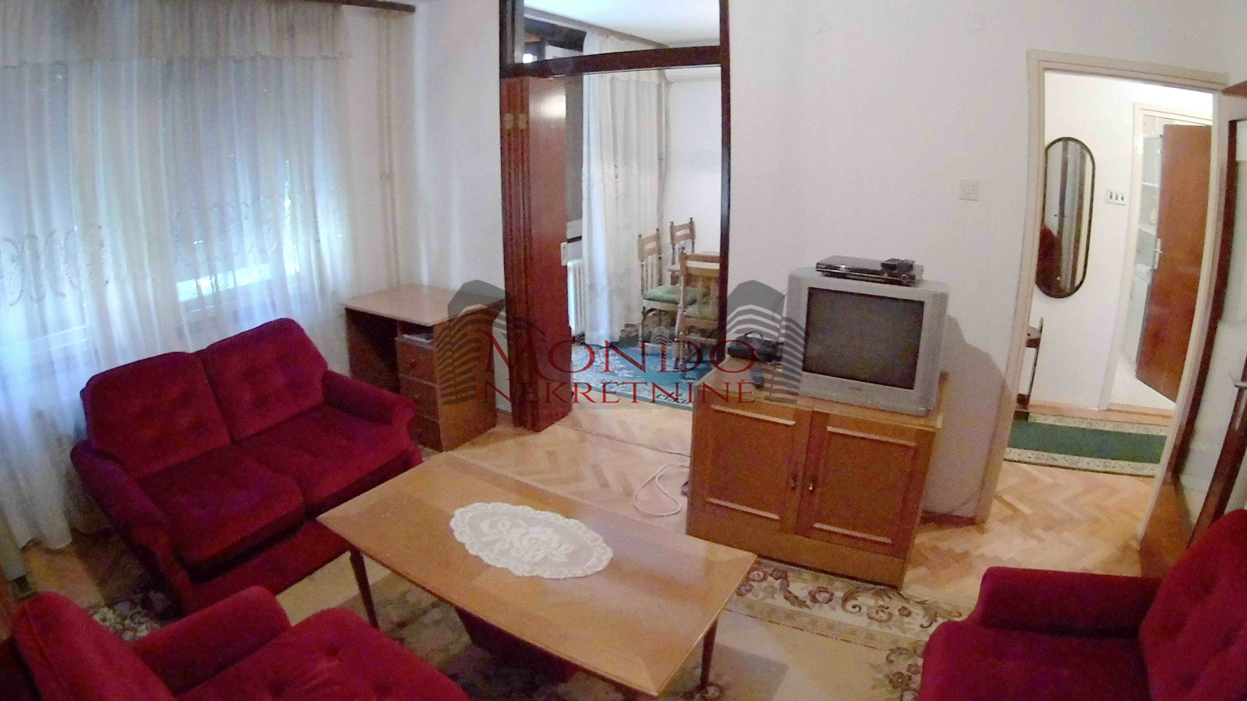 Jednoiposoban stan preko puta parka Sv. Save, ul Romanijska