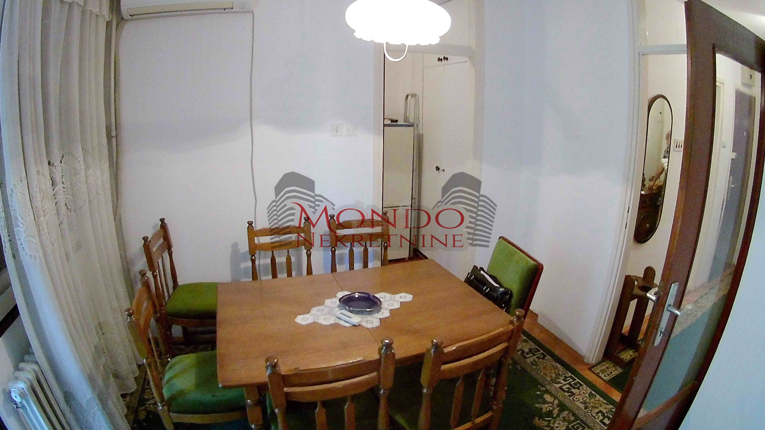 Jednoiposoban stan preko puta parka Sv. Save, ul Romanijska