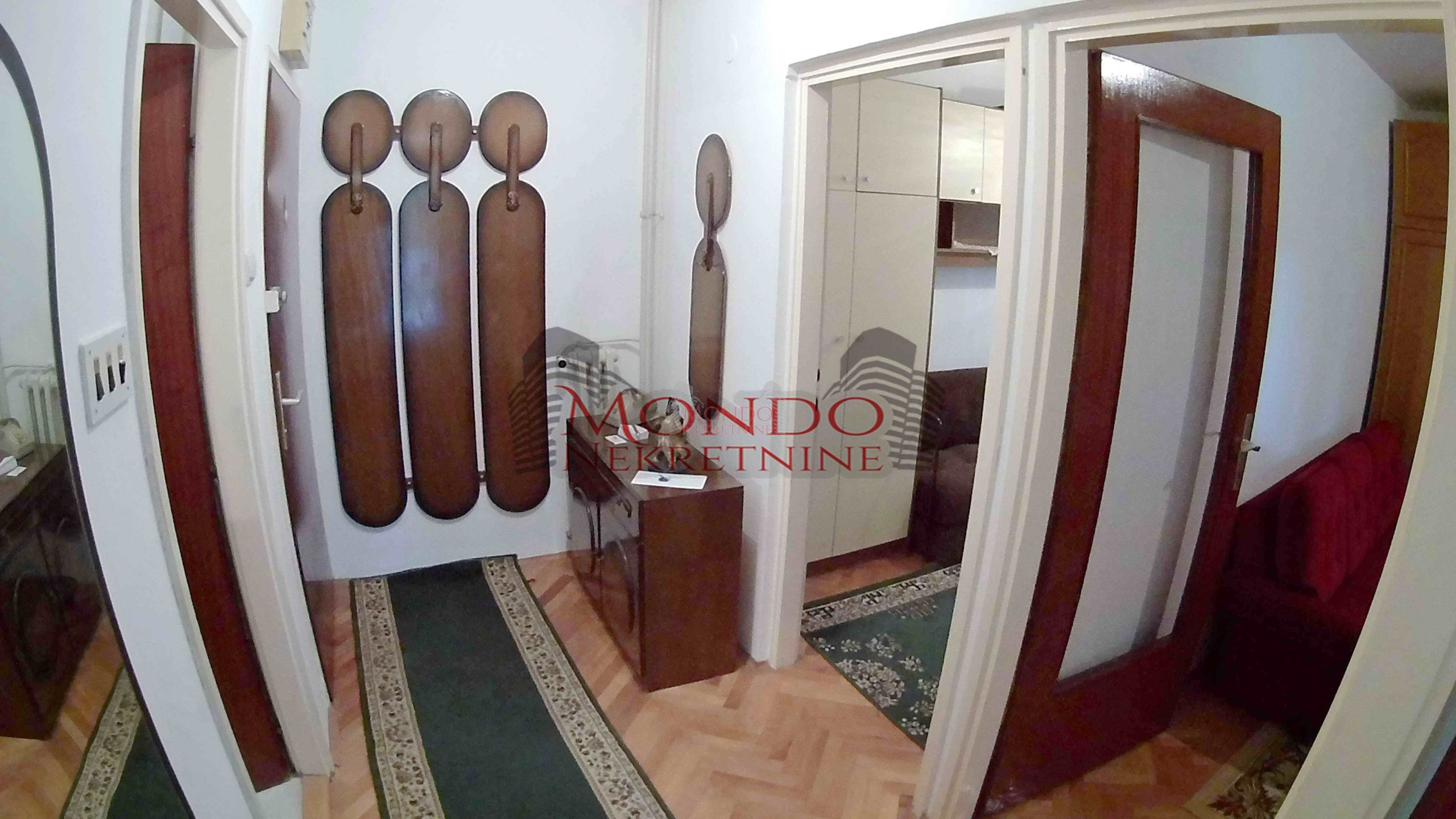 Jednoiposoban stan preko puta parka Sv. Save, ul Romanijska