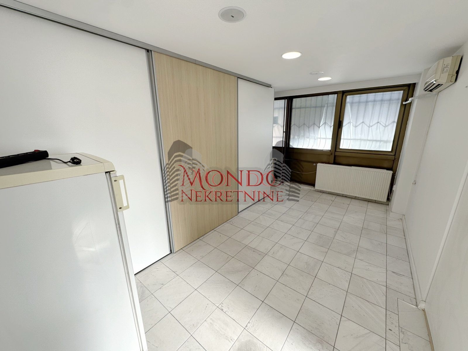 Lokal preko puta Gradske bolnice, ul Zetska