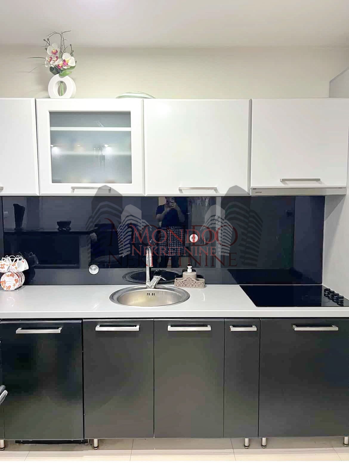 Trosoban stan u Duvaništu