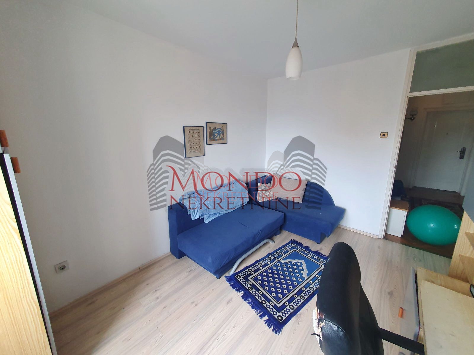 Trosoban stan kod Lutkarskog pozorišta