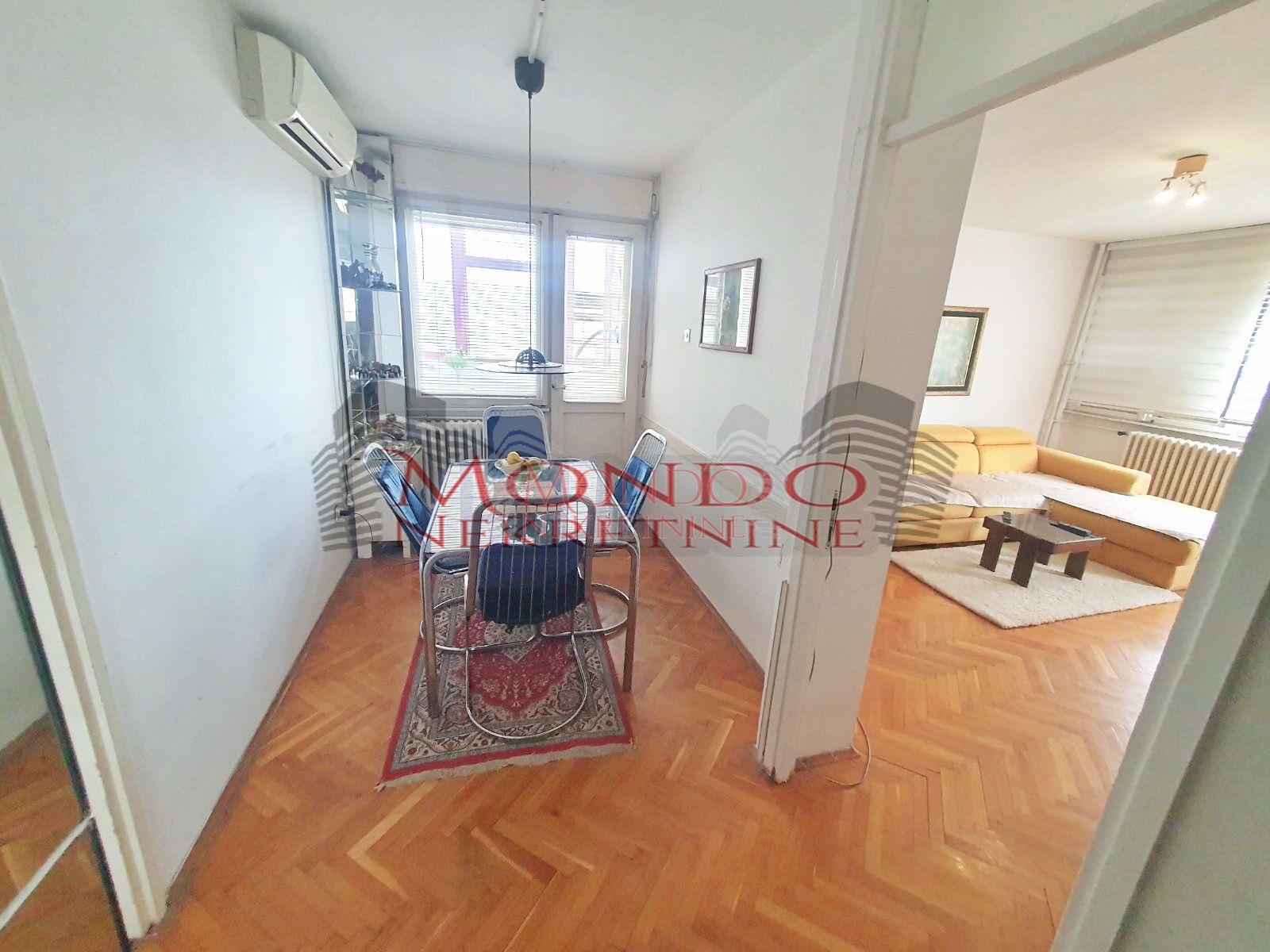 Trosoban stan kod Lutkarskog pozorišta