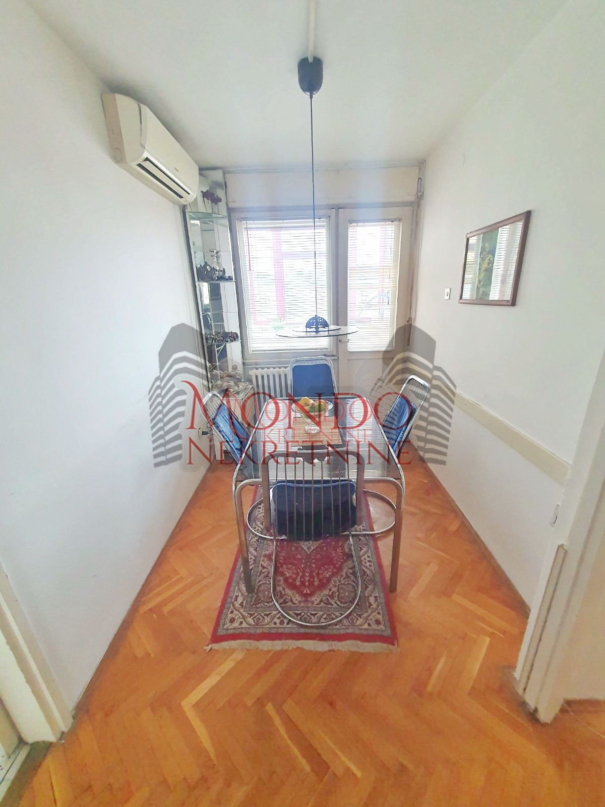 Trosoban stan kod Lutkarskog pozorišta