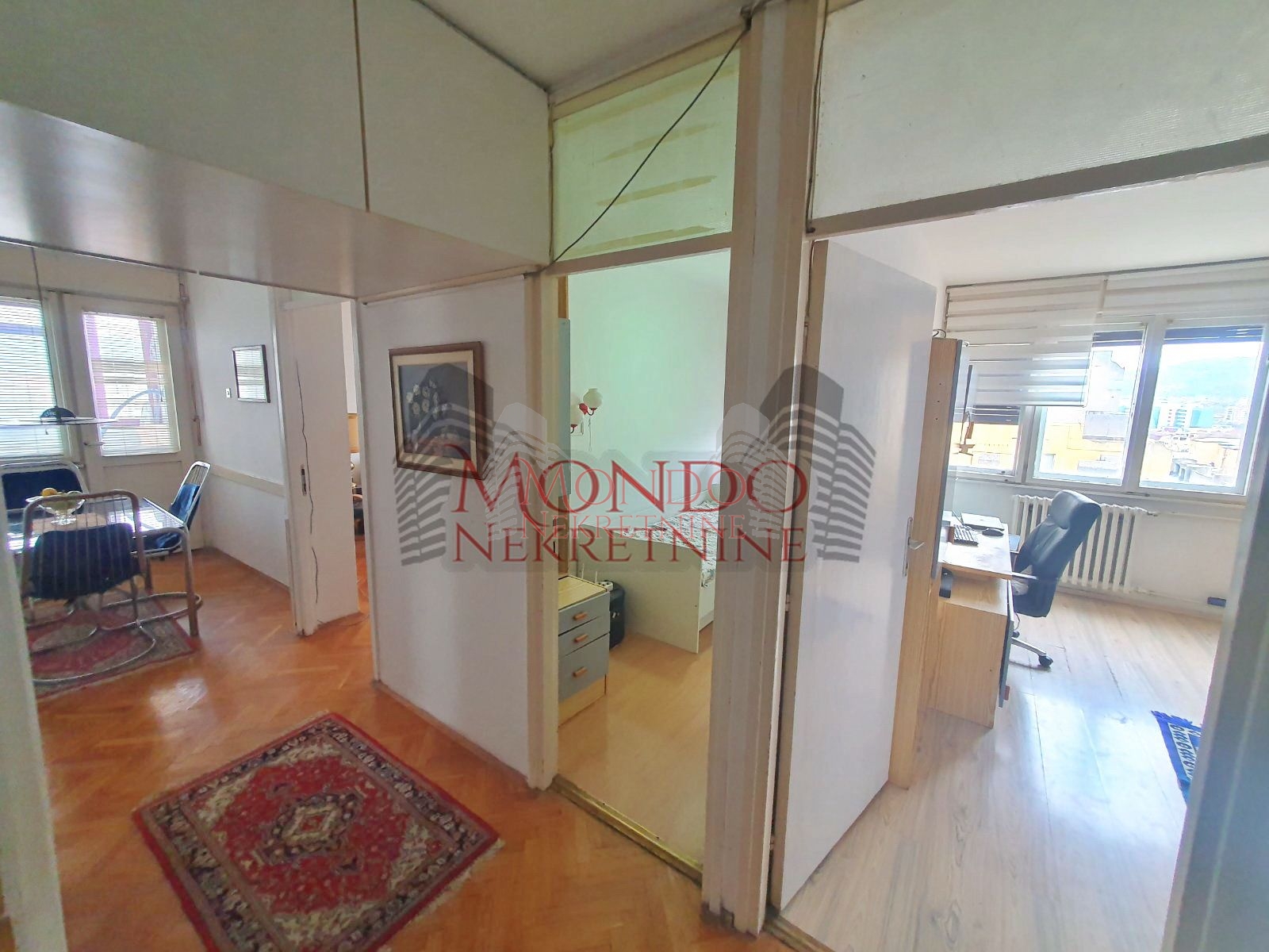 Trosoban stan kod Lutkarskog pozorišta