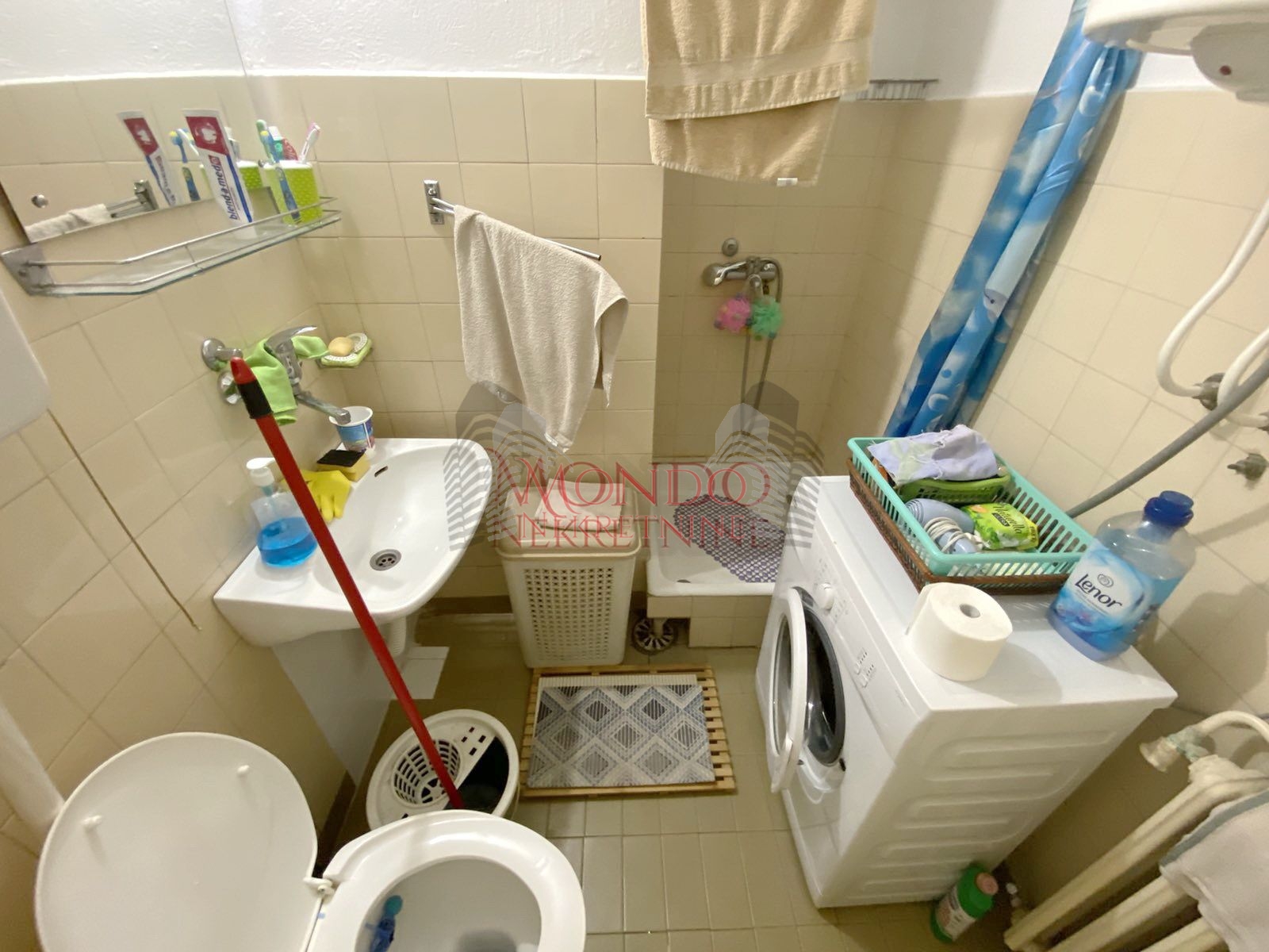 Izdaje se garsonjera na Bulevaru Nemanjica kod zone III