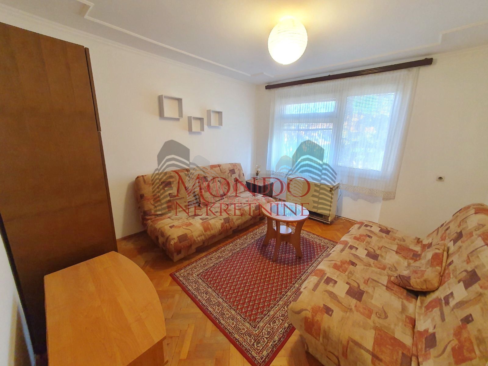 Dvoiposoban stan na Paliluli iznad NKC-a