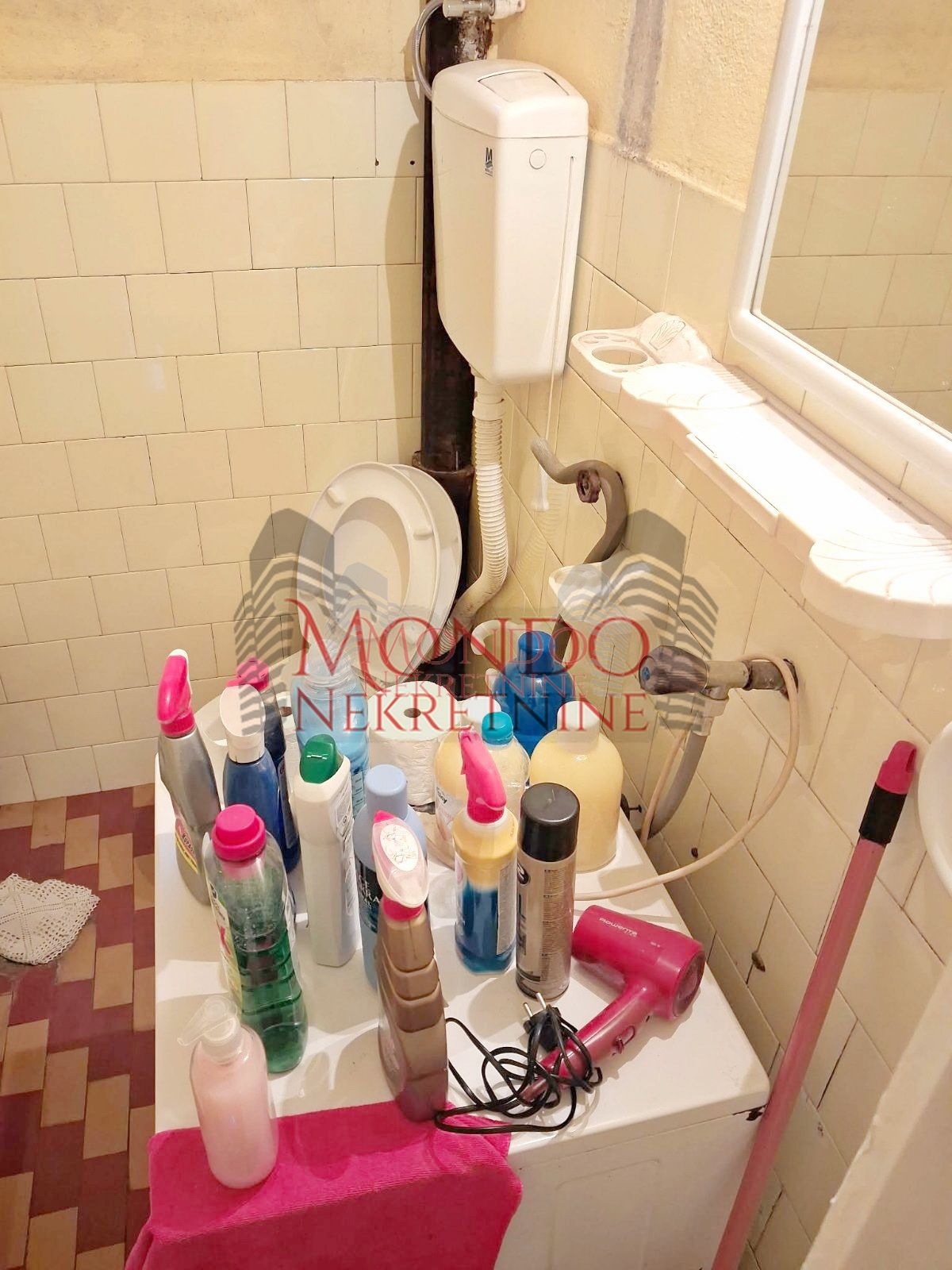 Dvoiposoban stan kod Vojne bolnice