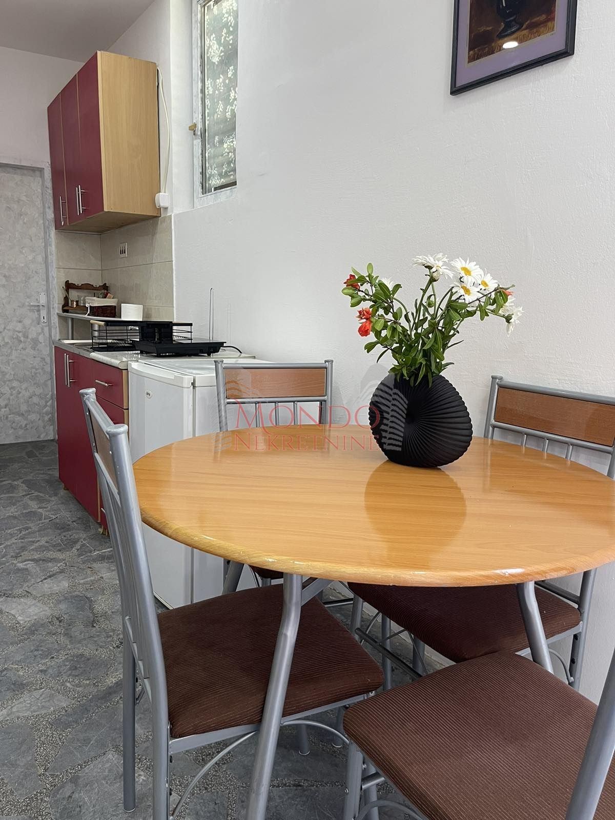 Jednoiposoban stan u kuci sa posebnim ulazom, Kula, Negotinska