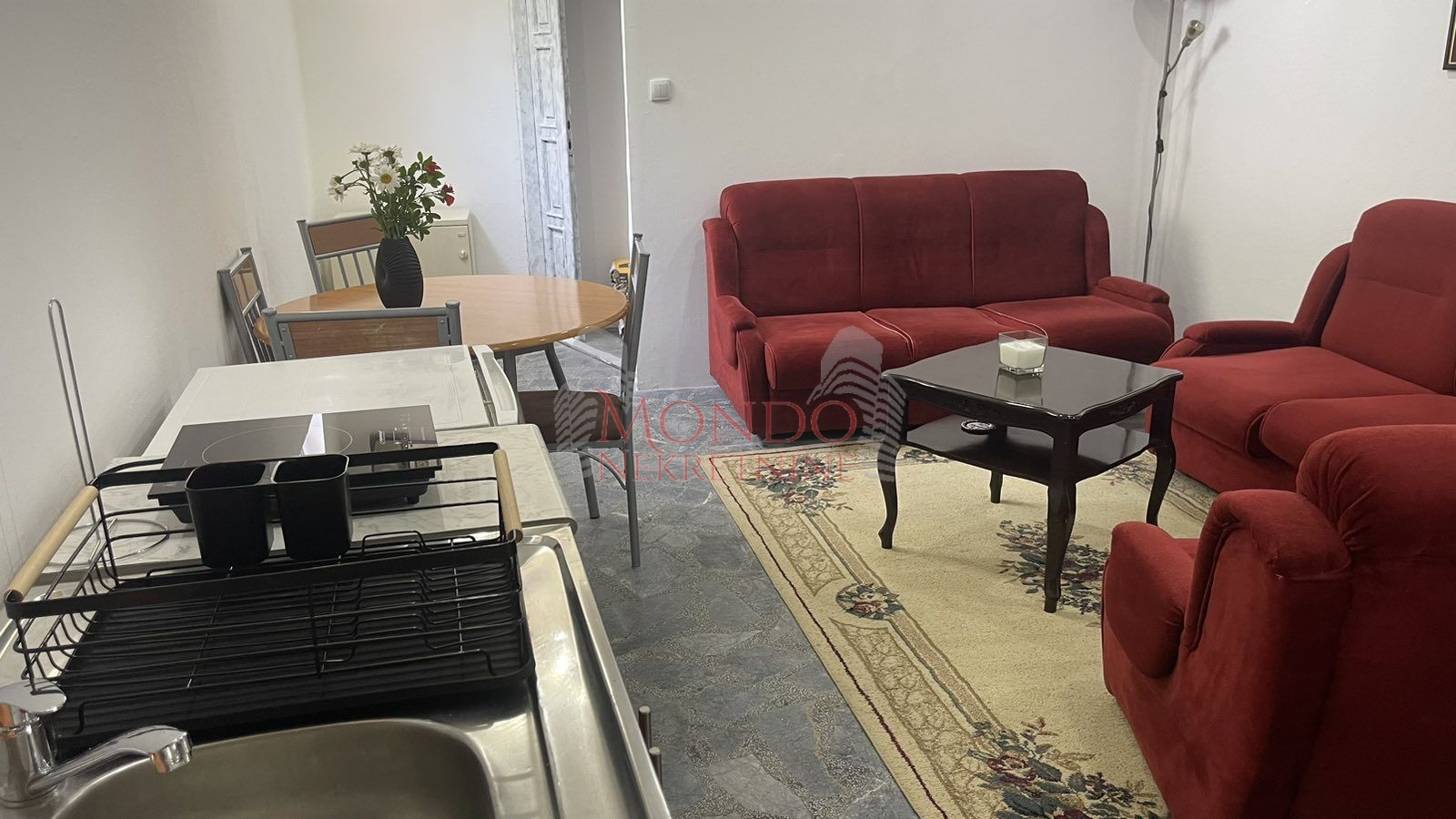 Jednoiposoban stan u kuci sa posebnim ulazom, Kula, Negotinska