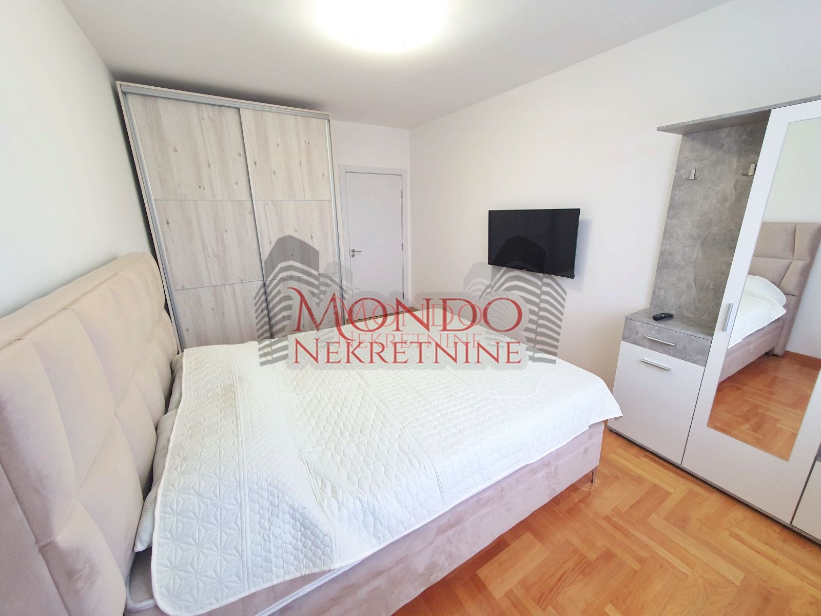 Jednoiposoban stan kod Čaira u  naselju “Vagres City”.