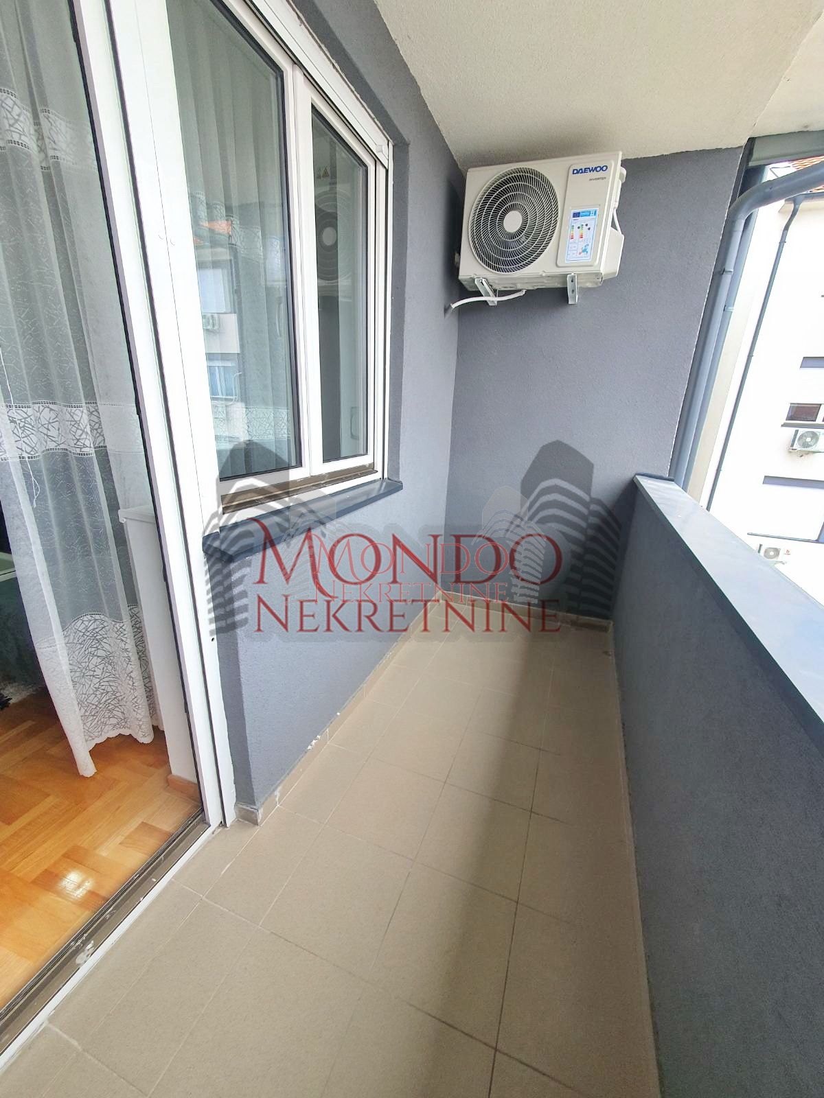 Jednoiposoban stan kod Čaira u  naselju “Vagres City”.