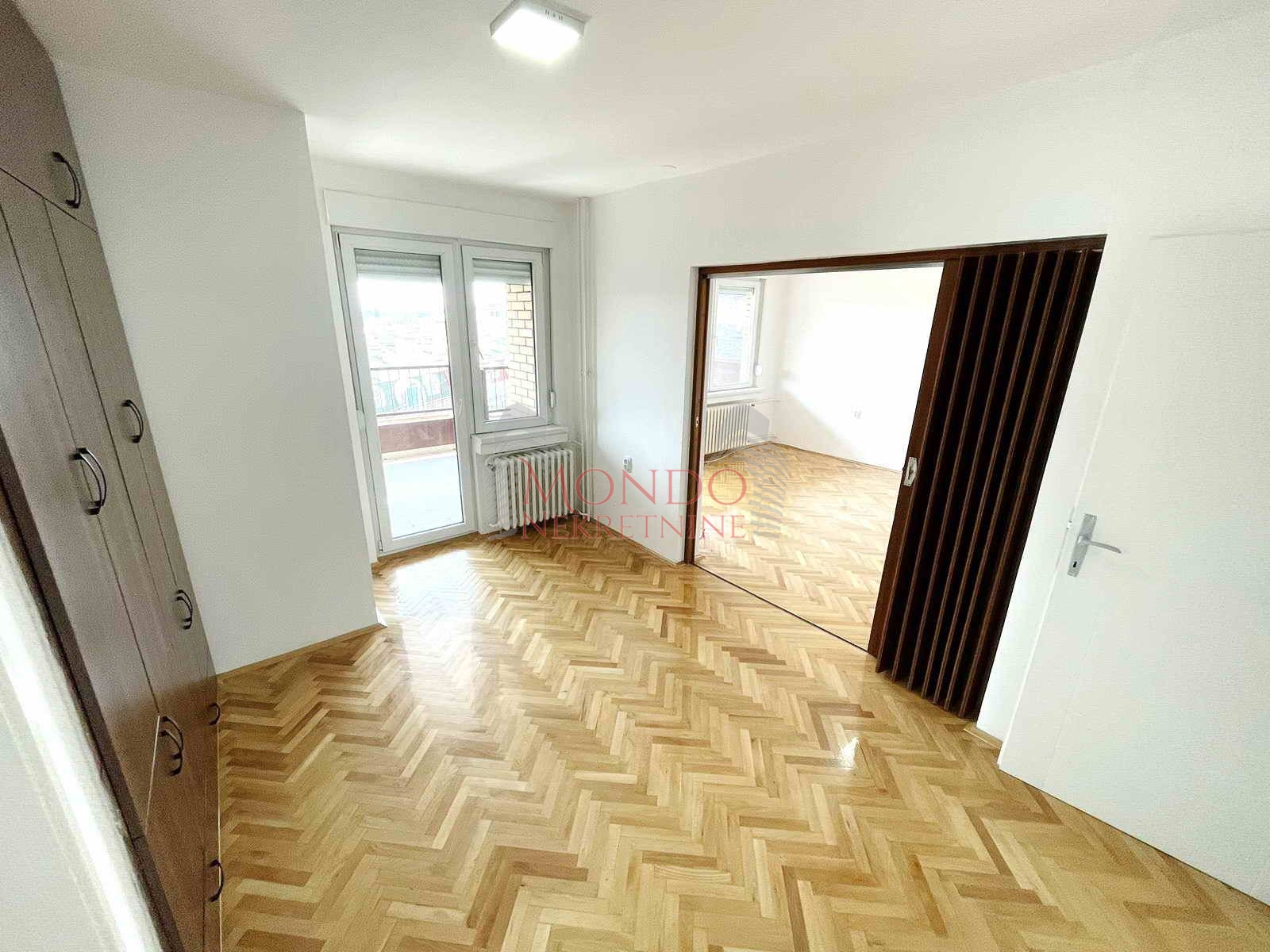 Troiposoban Stan Kao Poslovni Prostor Kod Pravnog Fakulteta,,86m2, Niš