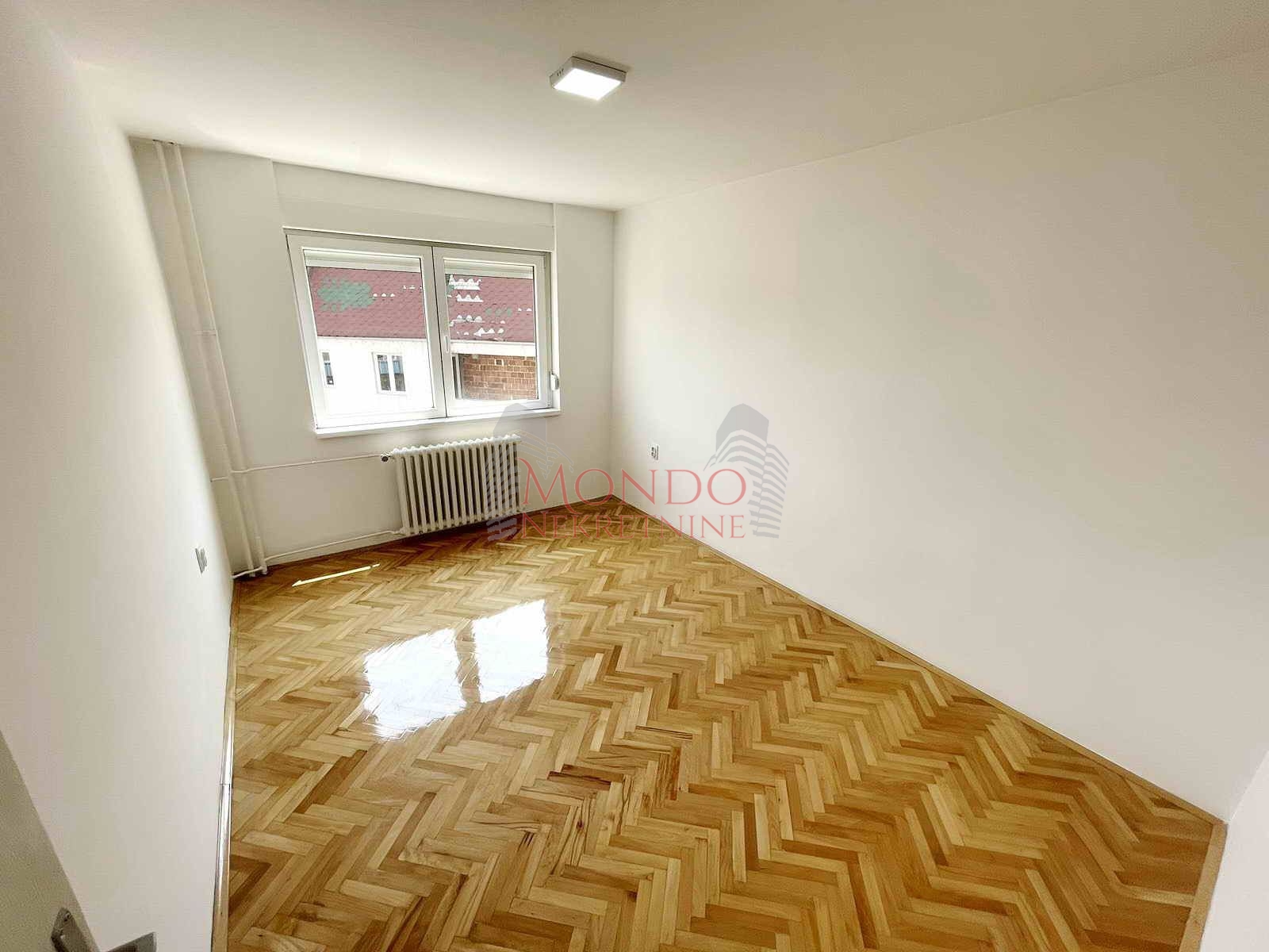 Troiposoban Stan Kao Poslovni Prostor Kod Pravnog Fakulteta,,86m2, Niš