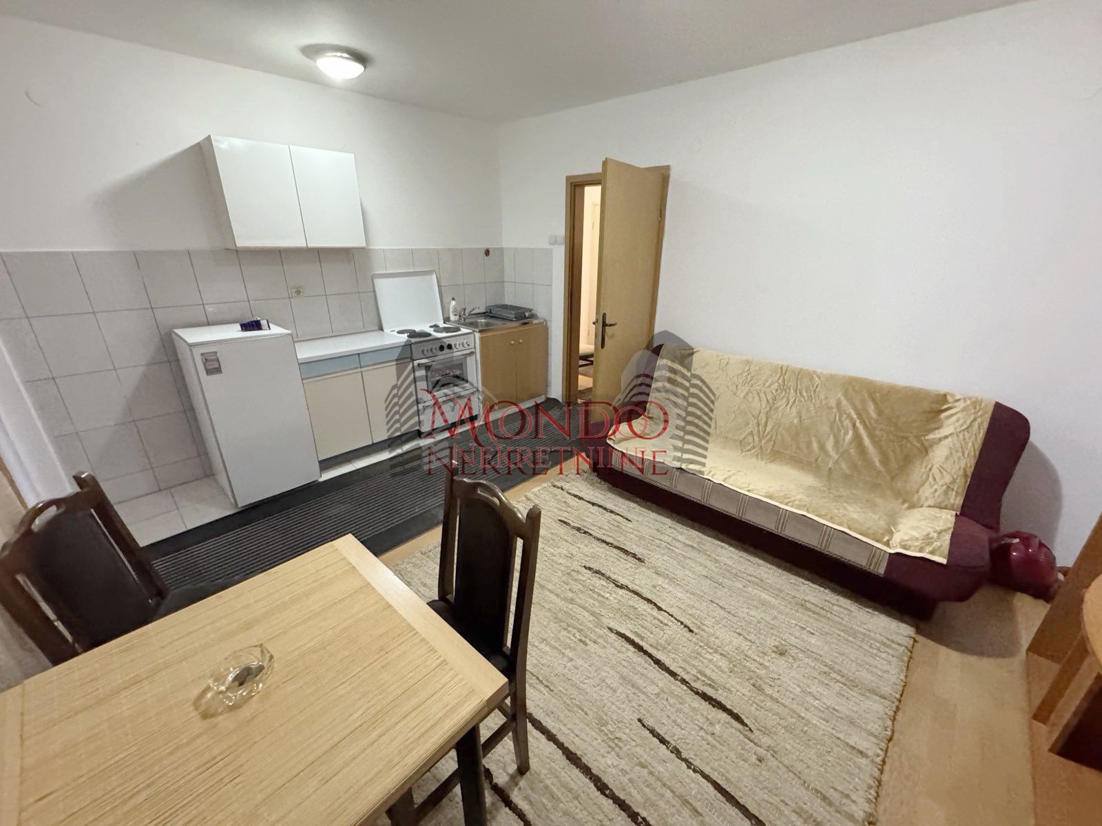 Izdaje se garsonjera kod Vojne bolnice, ul. Nikole Kopernika