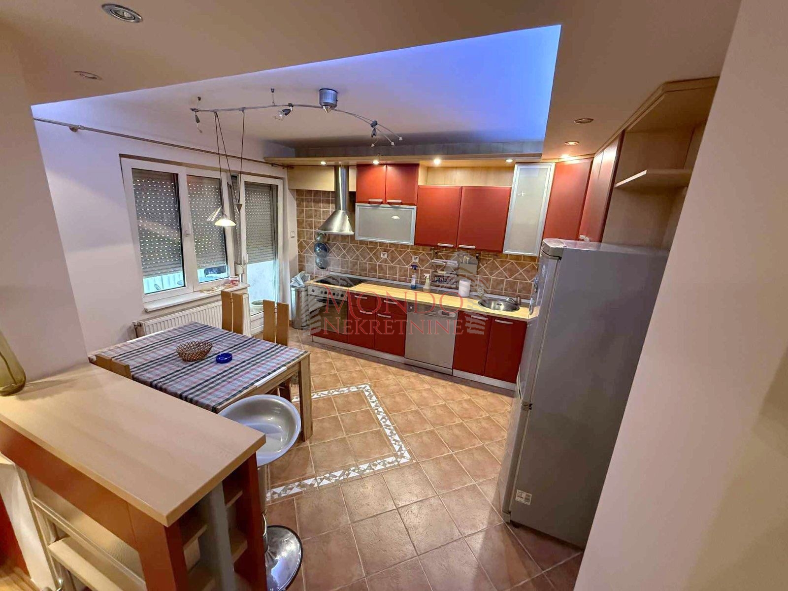 Trosoban stan u novoj zgradi na Paliluli, ul. Mokranjceva!