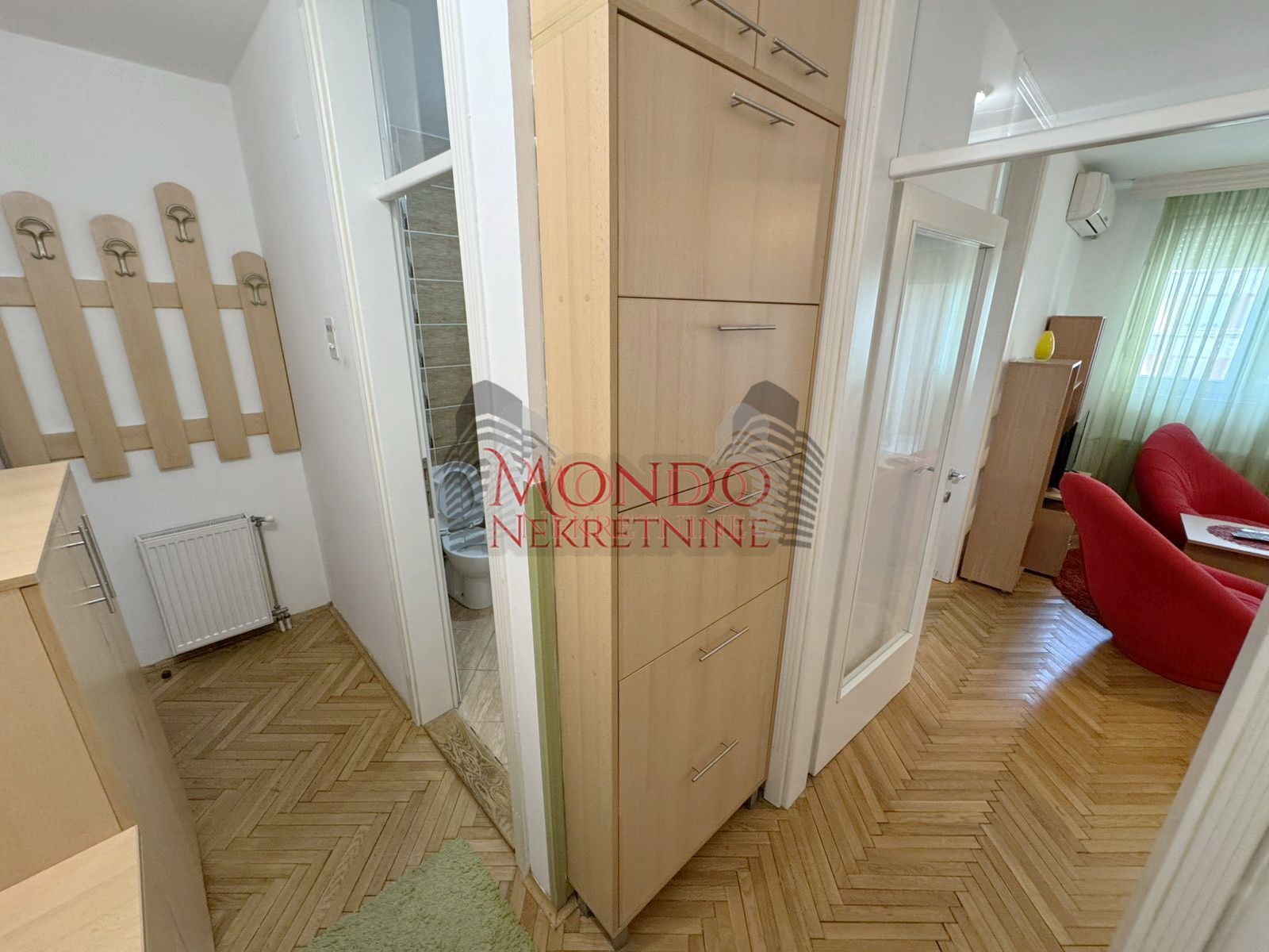 Jednoiposoban stan u novoj zgradi preko puta Pravnog fakulteta