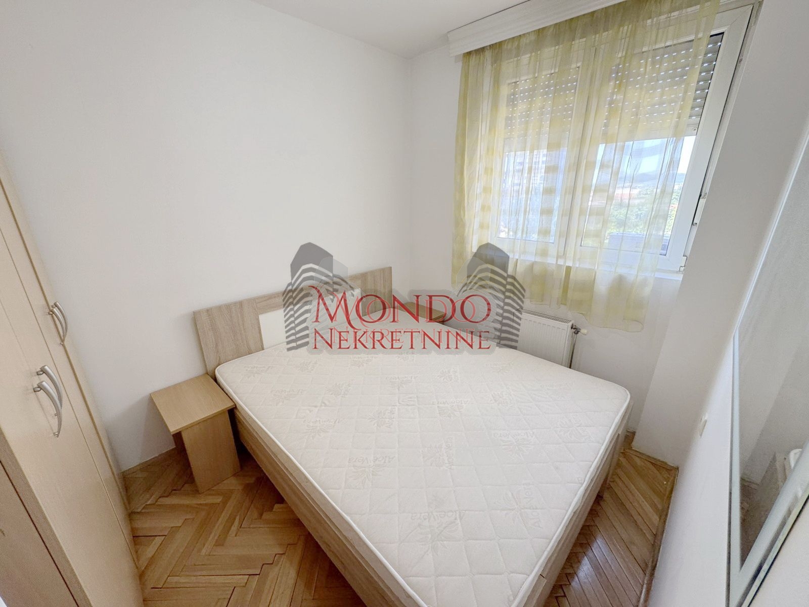 Jednoiposoban stan u novoj zgradi preko puta Pravnog fakulteta