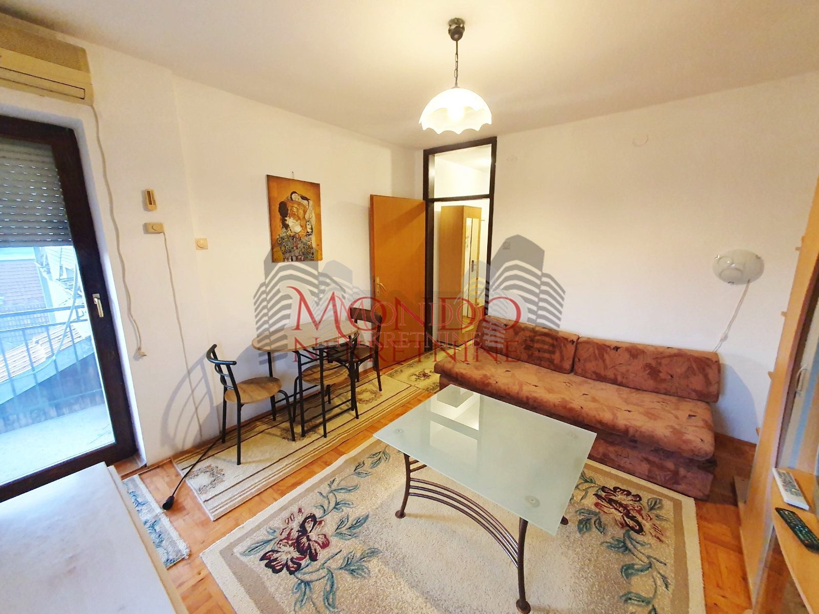 Jednosoban stan kod Železničke stanice