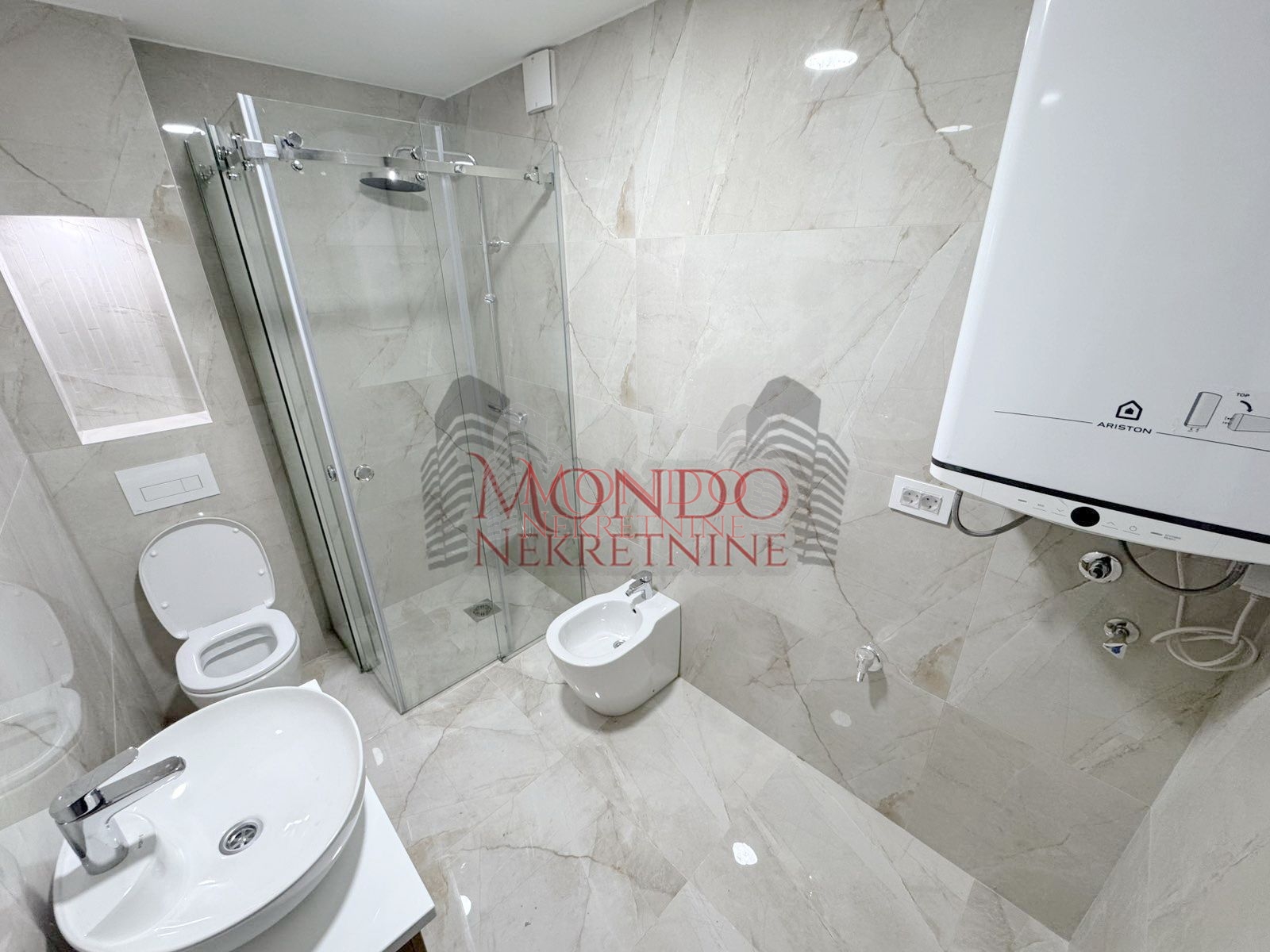 Cetvorosoban nov stan u centru grada kod Doma zdravlja