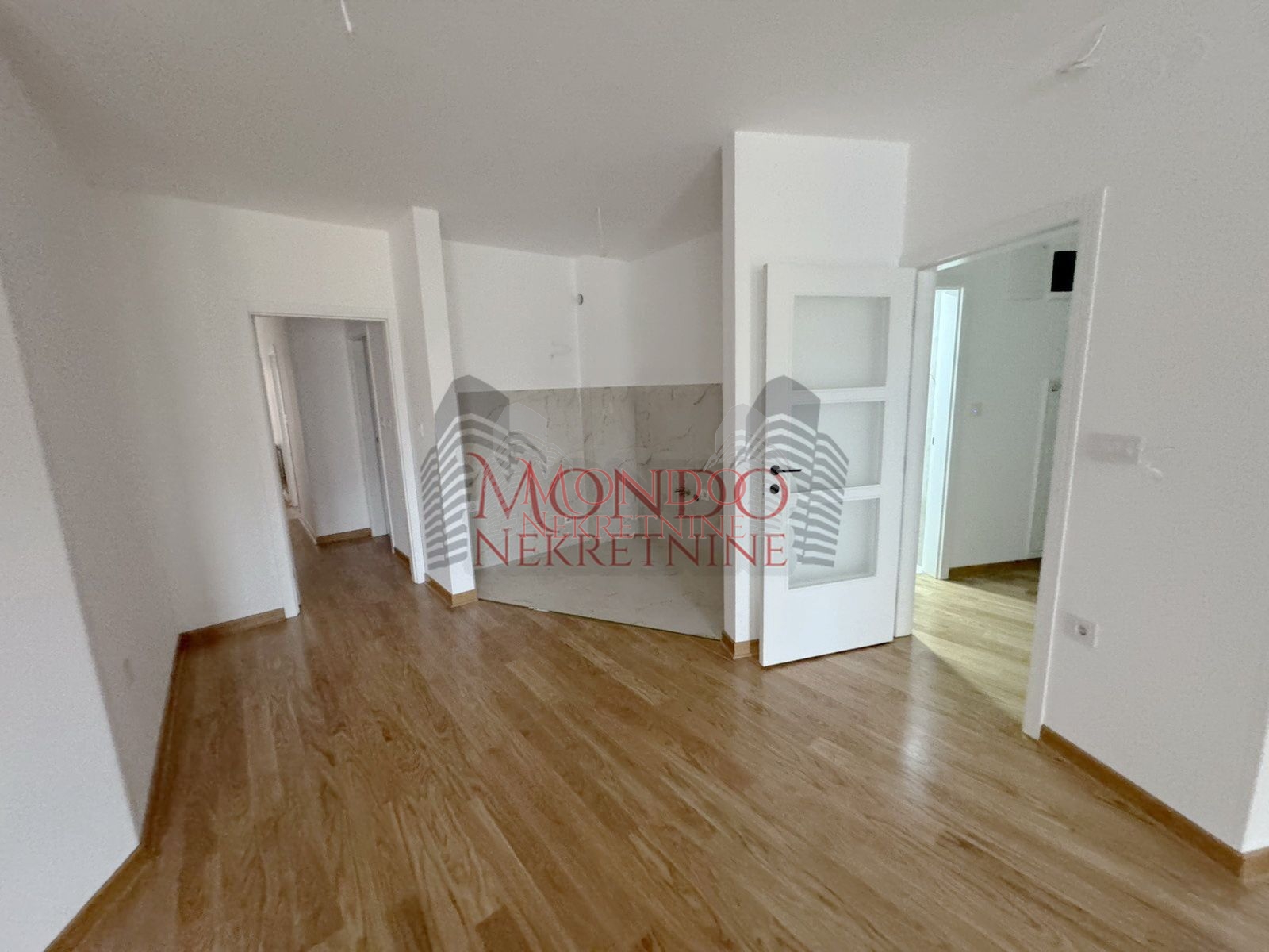 Cetvorosoban nov stan u centru grada kod Doma zdravlja