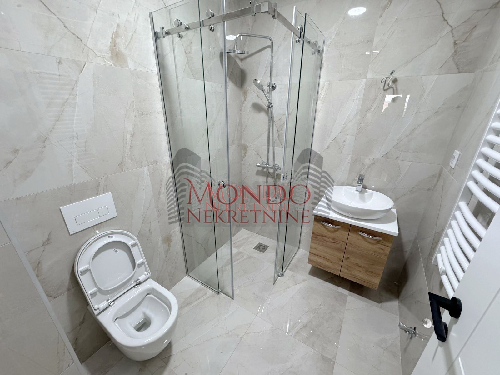 Cetvorosoban nov stan u centru grada kod Doma zdravlja