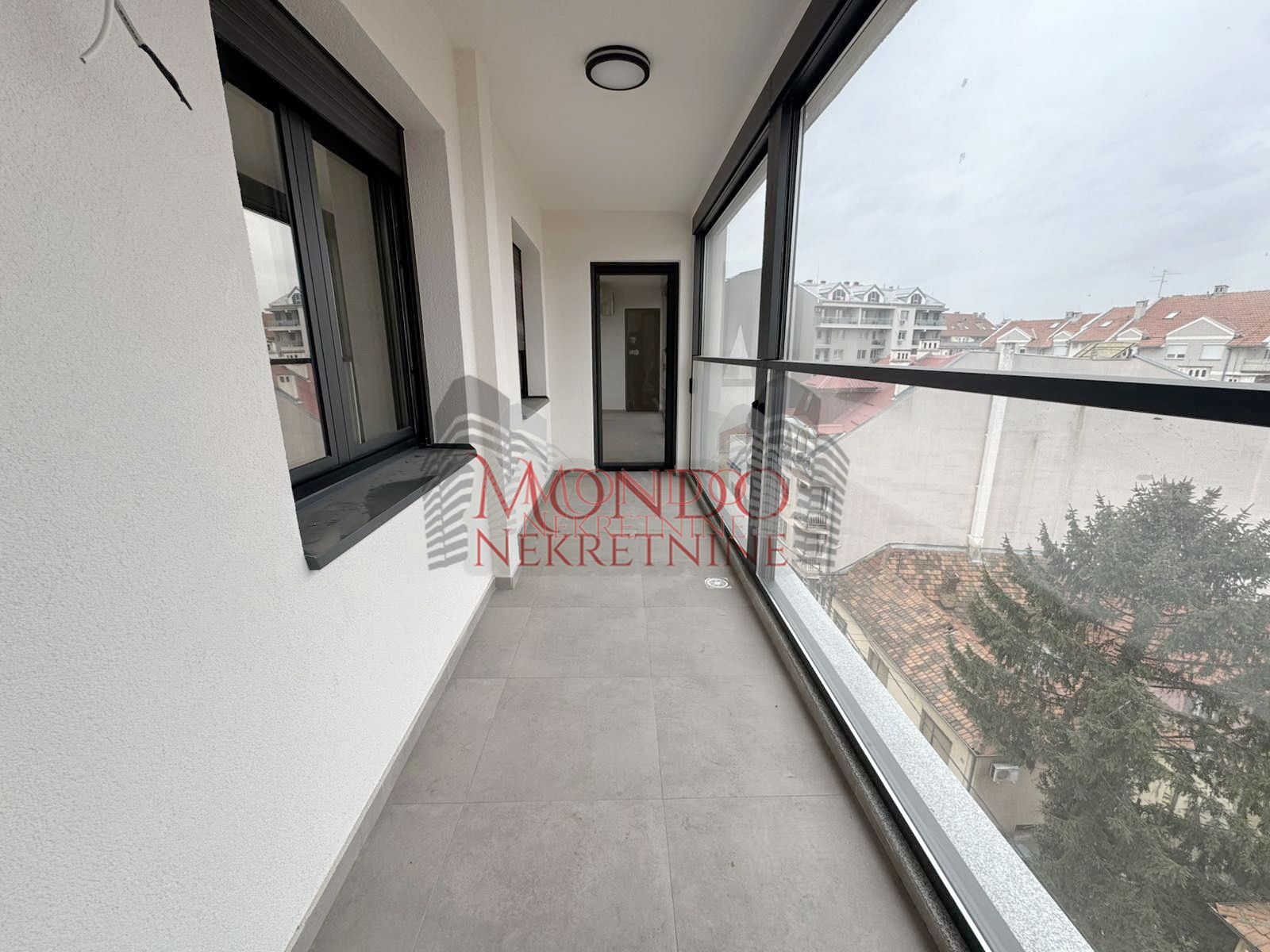 Cetvorosoban nov stan u centru grada kod Doma zdravlja