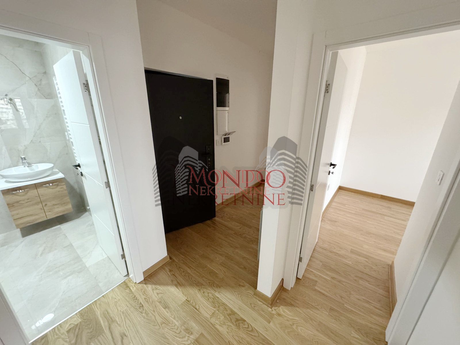 Cetvorosoban nov stan u centru grada kod Doma zdravlja