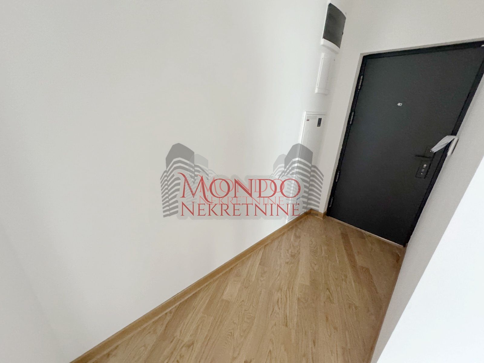 Cetvorosoban nov stan u centru grada kod Doma zdravlja