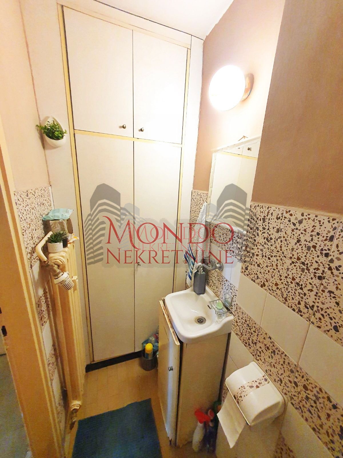 Trosoban stan u centru, cg, Niš