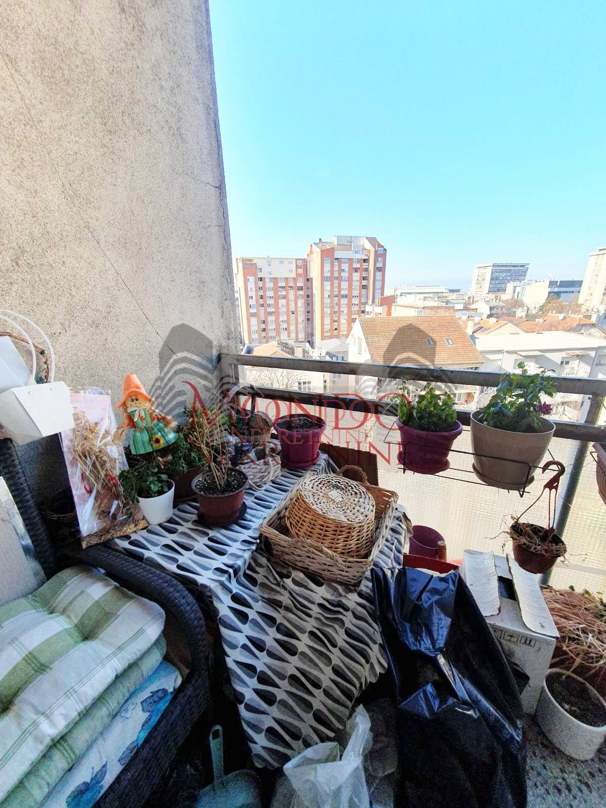 Trosoban stan u centru, cg, Niš