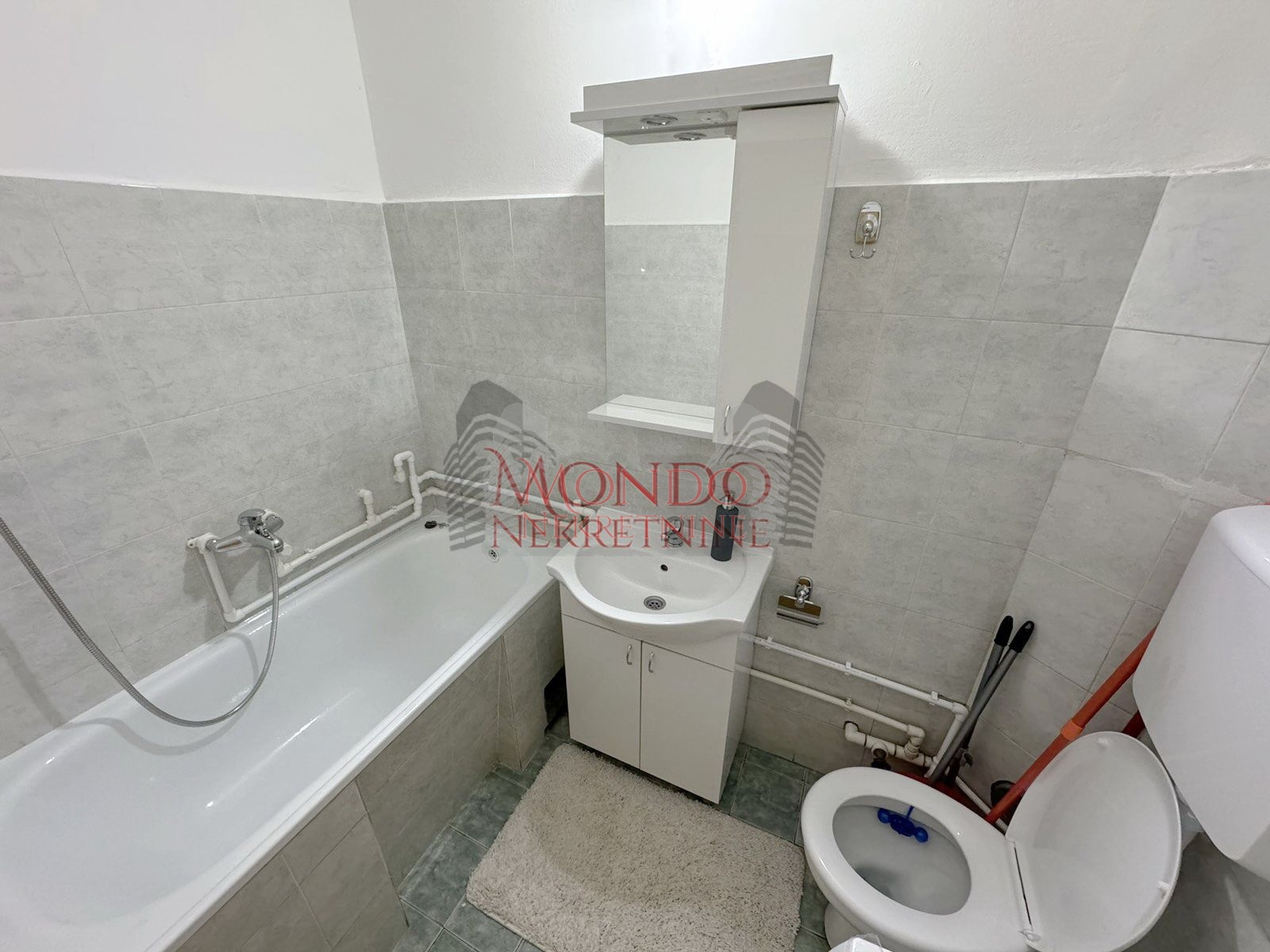 Izdaje se garsonjera na Paliluli, Mokranjceva kod okretnice